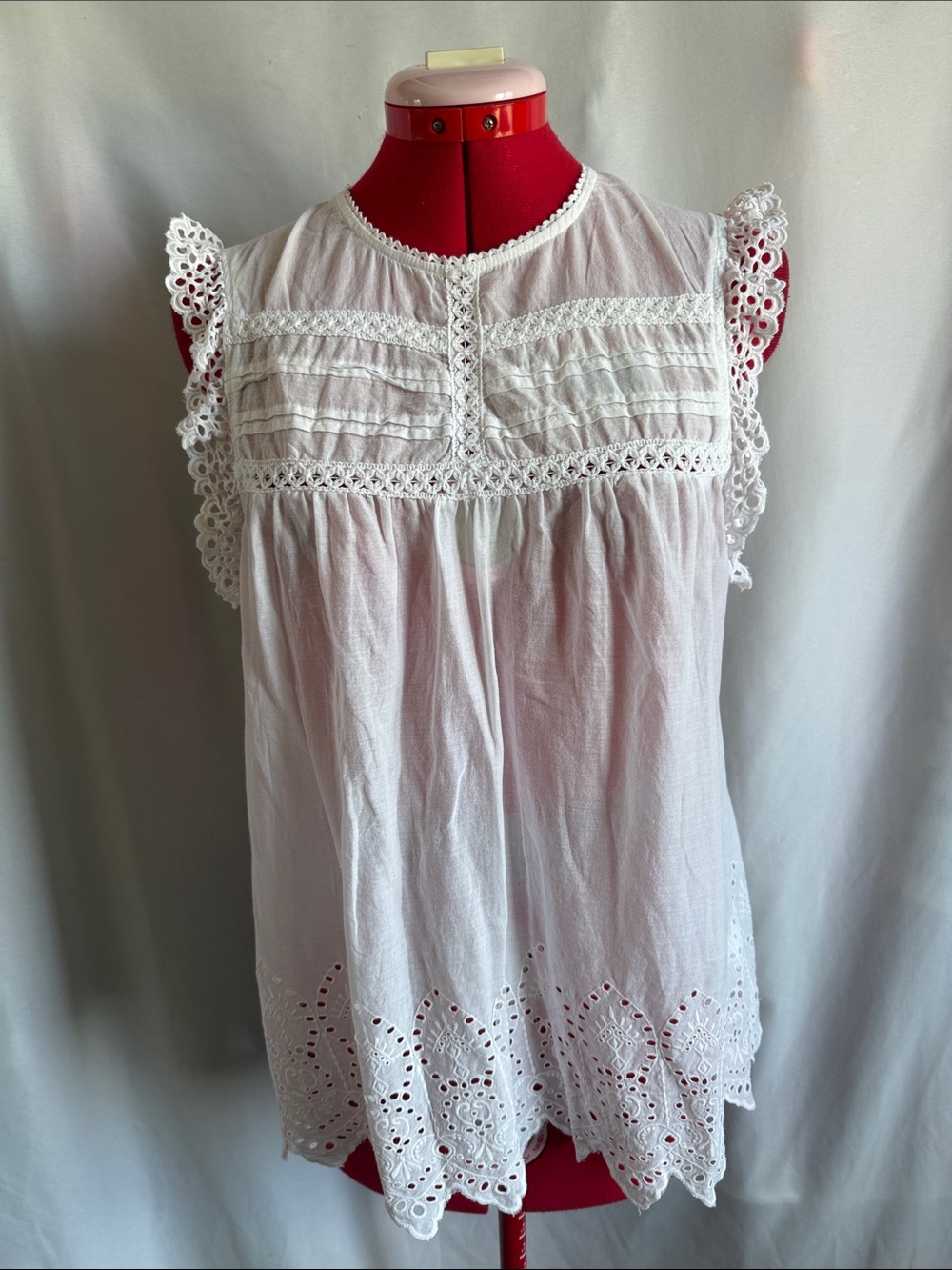 Only White Eyelet Lace Sleeveless Tank Top